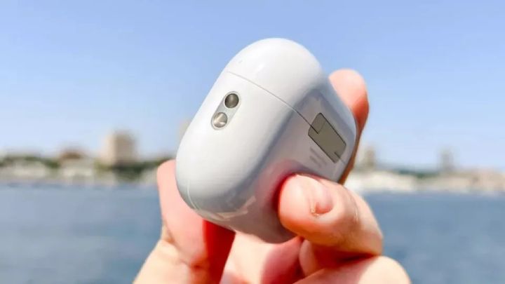 AirPods%20Pro%202nd%20genaration%20Pop%20Up%20MADE%20IN%20DUBAI%20Bluetooth%20Earbuds%20-%20Image%204