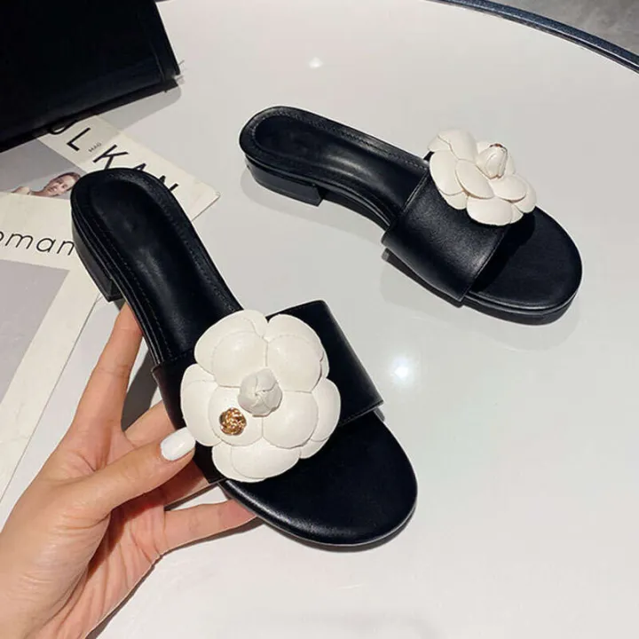 2024%20New%20Xiaoxiangfeng%20Mountain%20Camellia%20Slippers%20Women's%20Bottom%20One%20line%20Fashion%20Outwear%20Beach%20Flat%20Heel%20Sandals%20-%20Image%203