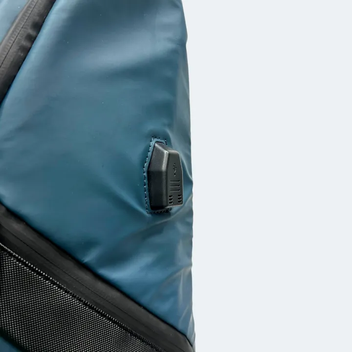 Calvin%20Klein%20Premium%20Waterproof%20Blue%20Backpack.%20-%20Image%203