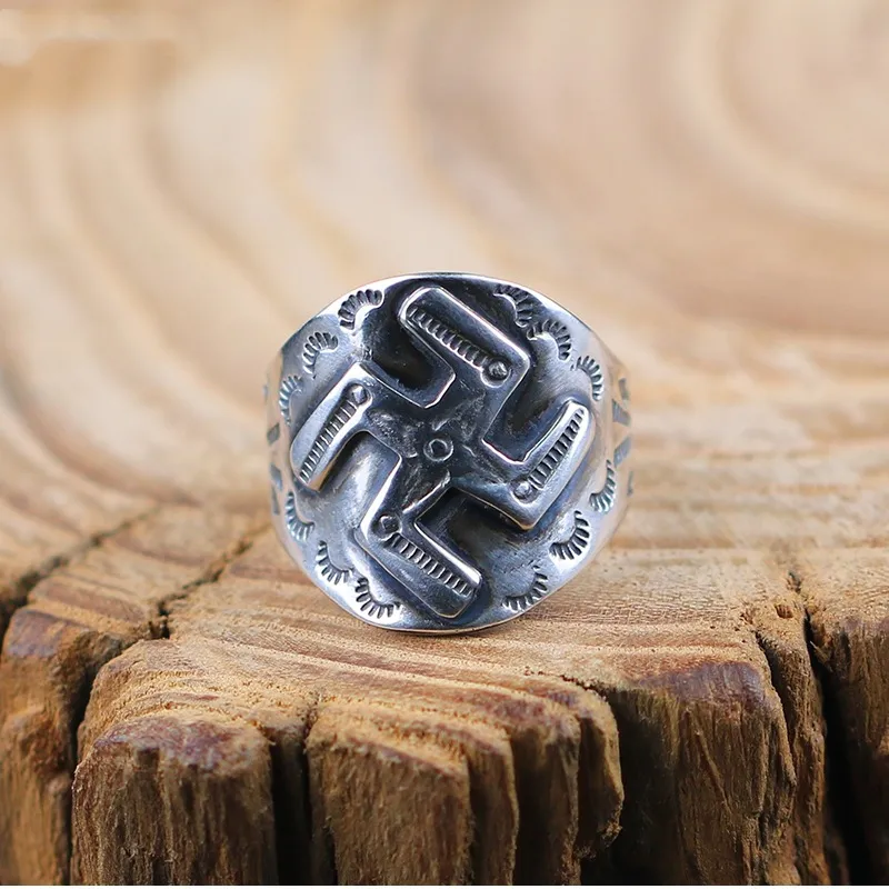 Qishang Retro Larry Smith wide-faced swastika ring copper-plated