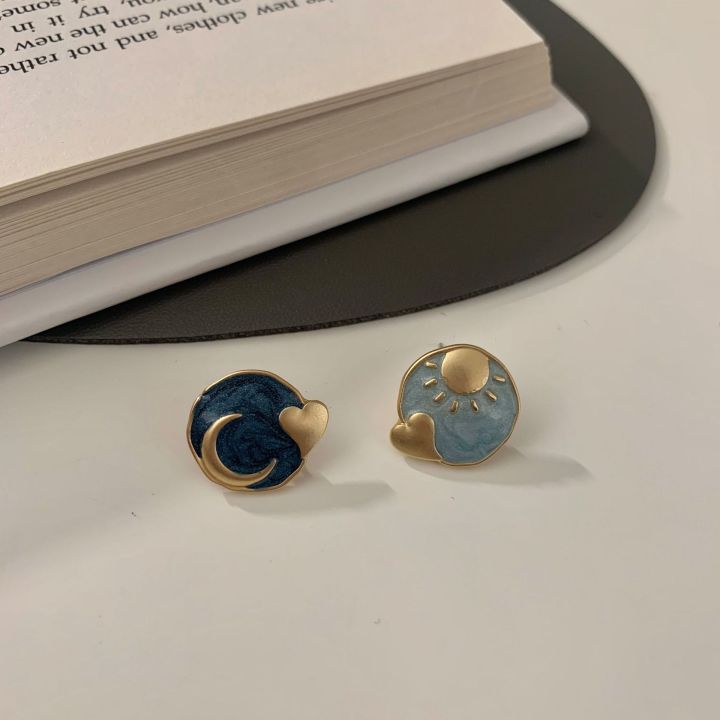 S925%20Silver%20Pin%20Korean%20Vintage%20Sun%20Moon%20Stud%20Earrings%20Feminine%20Asymmetrical%20Earrings%20Geometric%20Circle%20Heart-Shaped%20Earrings%20-%20Image%203
