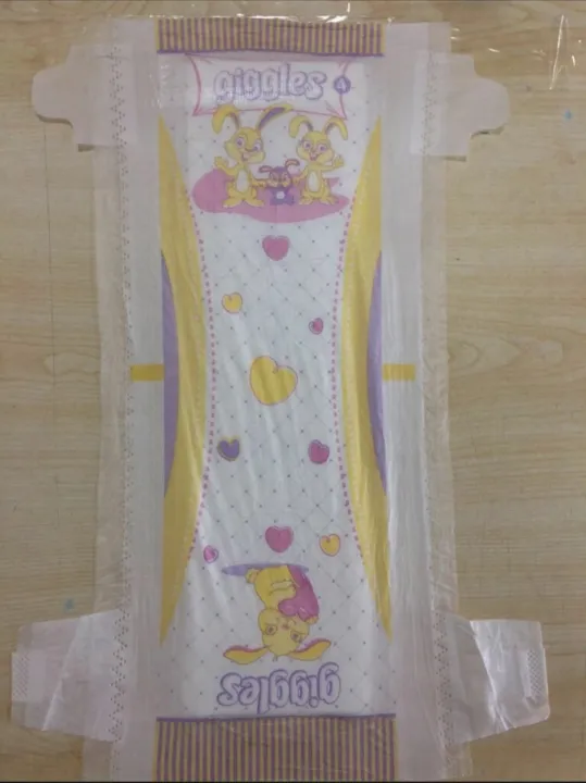 Giggles%20Premium%20Extra%20Absorbent%20Baby%20Diaper%20Size%20junior%20plus%206%20jumbo%20pack%20belt%20(15-30%20kg)%2032%20pcs%20-%20Image%204