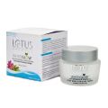 Lotus Herbals WHITE GLOW Skin Whitening & Brightening Deep moisturising cream SPF20 - 40g (India). 