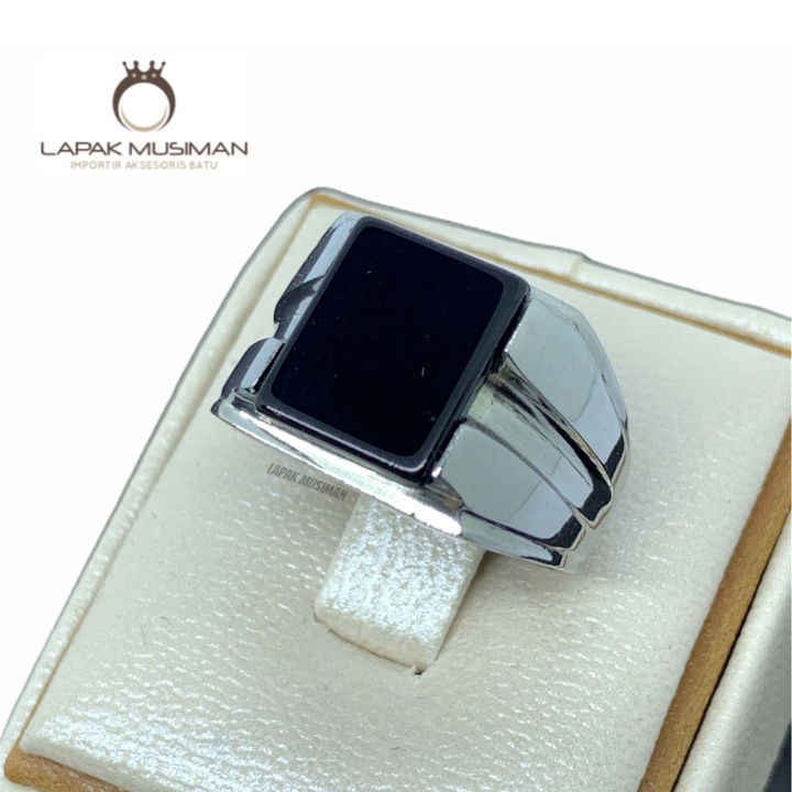 Super%20cool%20black%20onyx%20stainless%20steel%20onyx%20stone%20men%20Ring%20-%20Image%202