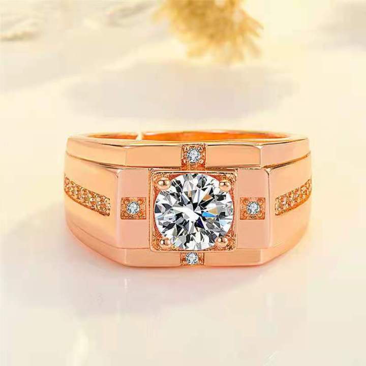 Classic%20High%20Carbon%20Diamond%20High%20Simulation%20Men's%20Diamond%20Ring%20Imitation%20Moissanite%20Plated%20Yellow%20Gold%20Domineering%20Wedding%20Ring%20Wholesale%20-%20Image%207