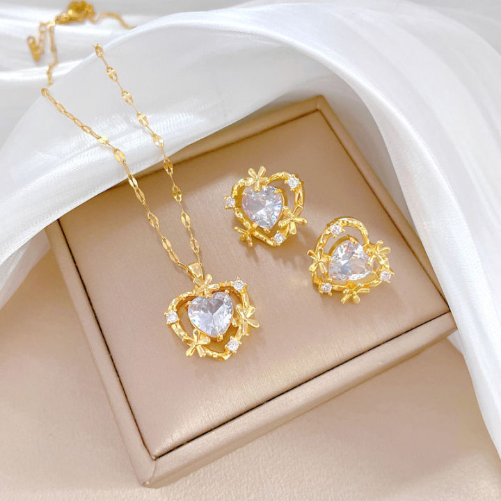 Fashion%20Jewelry%20Set%20Women%20Stainless%20Steel%2018k%20Gold%20Zircon%20Clover%20Butterfly%20Heart%20Pendant%20Necklace%20And%20Earrings%20Set%20For%20Gift%20-%20Image%207