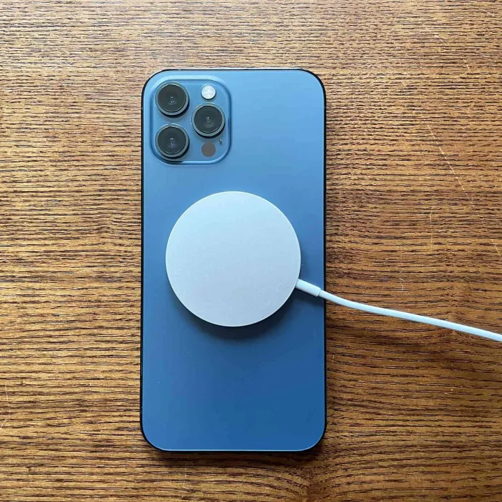 For%20Apple%20Iphone%2020W%20MagSafe%20Magnetic%20Wireless%20Charger%20(PD%20Supported)%20-%20Image%202