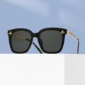 New Decorative Small Bee Sunglasses Women's Decorative Gold Frame Oval Sun Glasses Outdoor Driving Eyewear UV400 Gafas De Sol. 