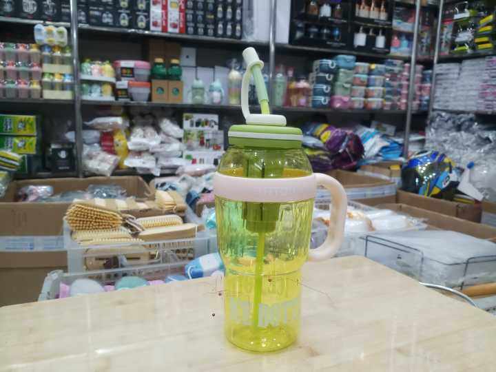 GYM%20Tumbler%20Plastic%20Camping%20Tea%20Infuser%20Bottle%20Reusable%20Large%20Capacity%20Water%20Bottle%20With%20Lids%20and%20Straws%201300ml%20-%20Image%207