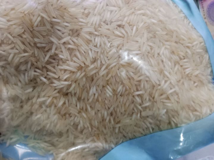 Indian%20kacchi%20biriyani's%20basmati%20rice%20premium%20quality%201%20kg%20pack%20-%20Image%205