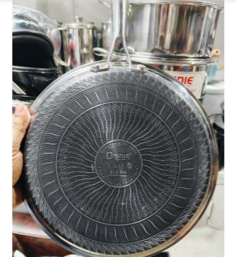Multi-purpose%20useable%20Premium%20Honeycomb%20Frypan%20(Disney%20Italy)%20-%20Image%202
