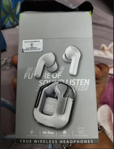 Ultrapods%20Max%20True%20Wireless%20Earbuds%20with%20Display%20Transparent%20Design,%20Water%20Proof,%20Bluetooth%205.3%20-%20Image%204