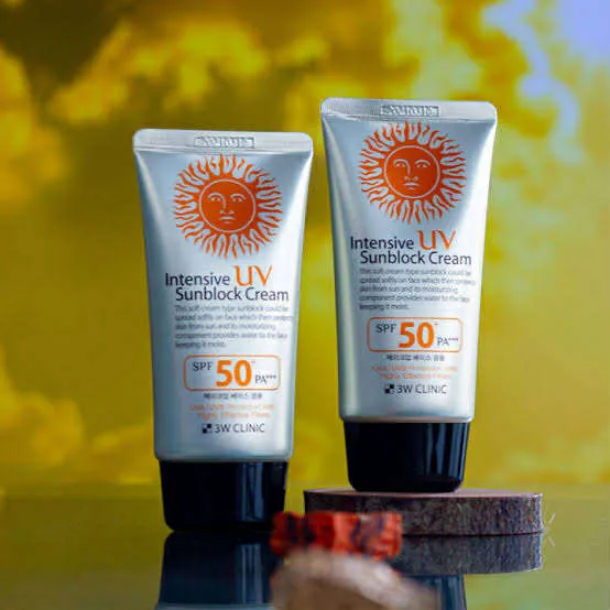 3W%20Clinic%20Intensive%20UV%20Sunblock%20Cream%20SPF50%20PA+++%2070ml%20-%20Image%203