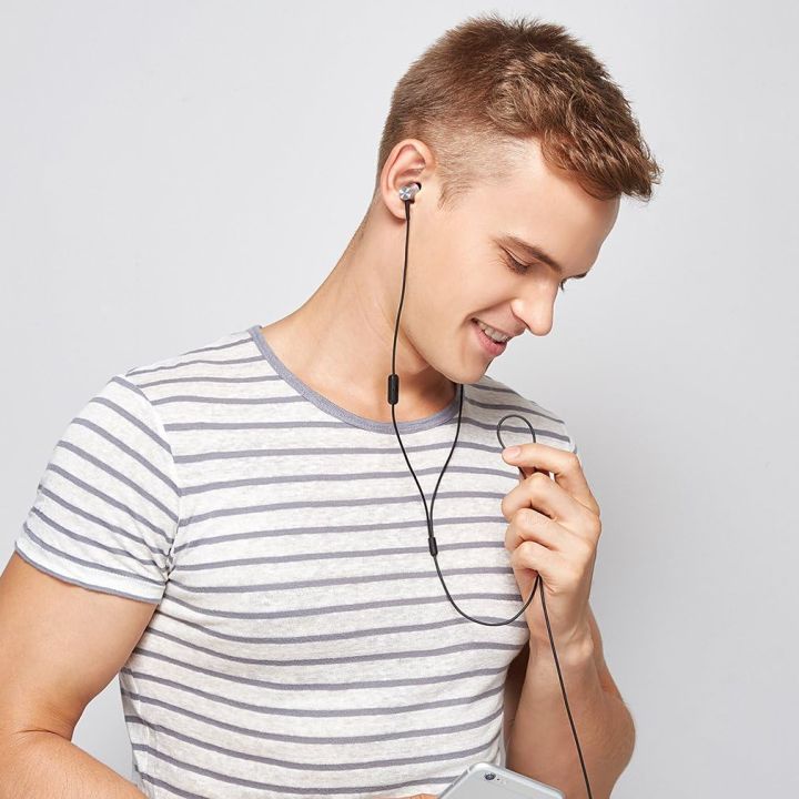 1MORE%20E1009-SV%20Piston%20Fit%20in-Ear%20Earphones%20Durable%20Headphones,%20Noise%20Isolation,%20Pure%20Sound,%20Phone%20Control%20with%20Mic%20for%20Smartphones/PC/Tablet%20-%20Image%208