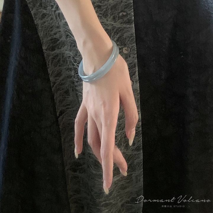 Xiaohongshu%20recommends%20a%20new%20Chinese-style%20retro%20step%20by%20step,%20an%20imitation%20jade%20bracelet,%20a%20jingle%20bracelet,%20a%20gentle%20temperament,%20a%20national%20style%20bracelet,%20and%20a%20female%20trend%20-%20Image%204