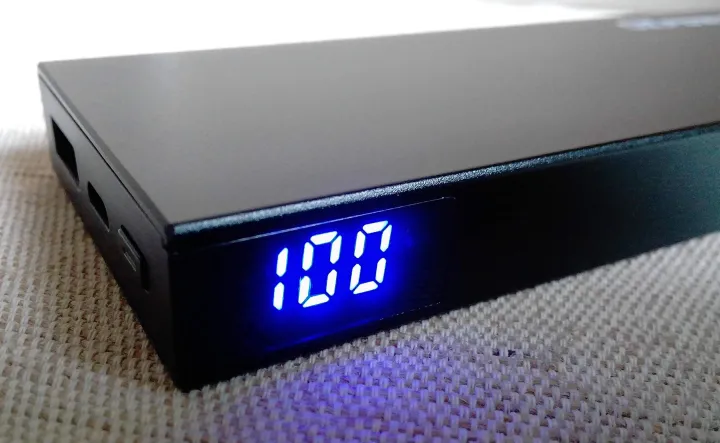 OX%20Power-P02%20Power%20bank%2010000%20mah%20fast%20Charger-%20Black%20-%20Image%202