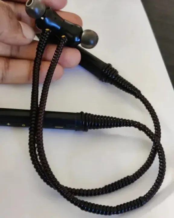 60cm%20Cable%20Protector%20Spiral%20Sleeve%20for%20Charging%20Cables%20and%20Earphones%20Durable%20PU%20-%20Image%205