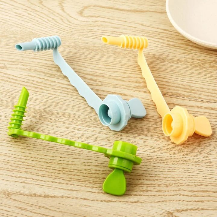 Amazing%20Vegetable%20Roll%20Machine%20Creative%20Lazy%20Man%20Spiral%20Cucumber%20Cutter%20Whirlwind%20Potato%20Slicer%20Rotating%20Potato%20Tart%20Knife%20-%20Image%202