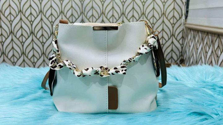 Fashion%20Large%20Capacity%20Chain%20Bucket%20Bag%20Women's%20New%20Chain%20Handheld%20Shoulder%20Bag%20Code-N268%20-%20Image%205