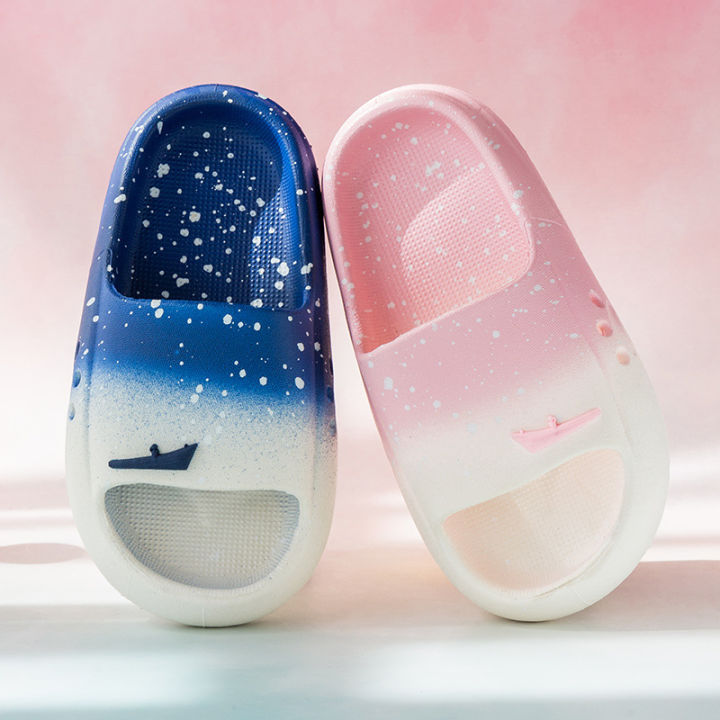 Children's slippers fashion gradient summer middle children's home slippers soft sole non-slip outside wear boys' sandals wholesale