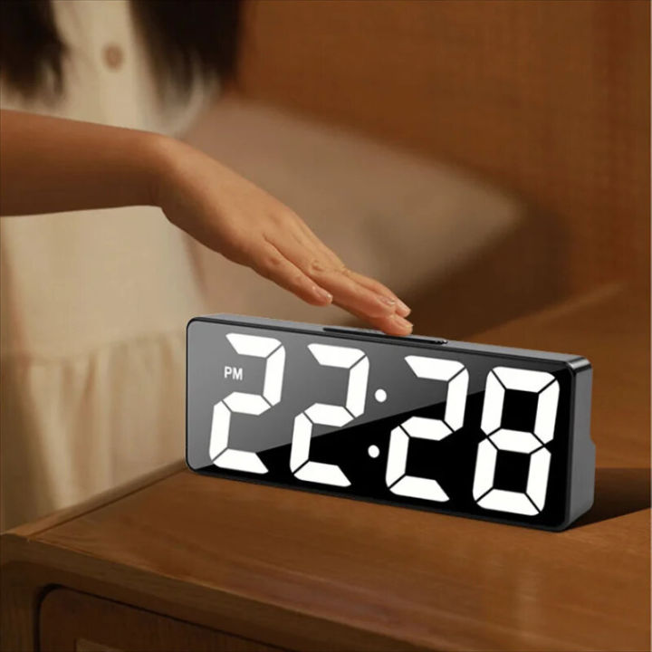 Large%20LED%20Digital%20Alarm%20Clock%20%7C%20Tabletop%20Bedside%20Clock%20-%20Image%202