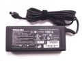 Laptop Adapter comportable for Tosiba 19V 65w. 