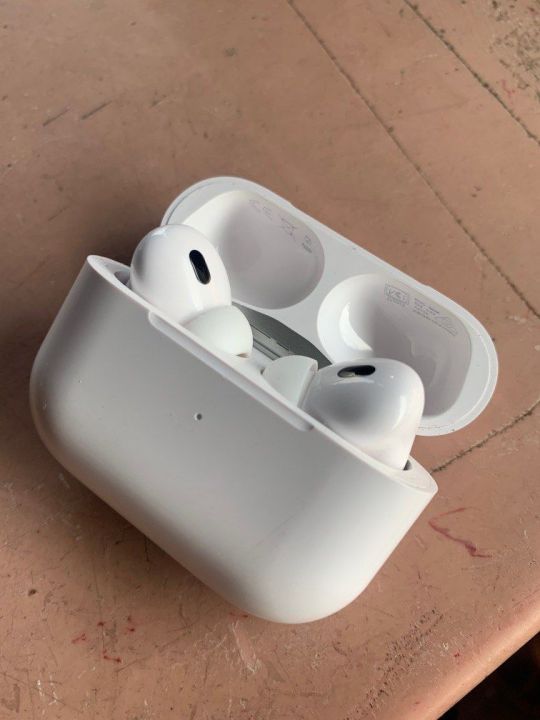 AirPods%20Pro%202nd%20Gen%20TWS%20Wireless%20Earbuds%20High%20Bass%20Bluetooth%20Headphones%20with%20Long%20Battery%20Life%20-%20Image%206
