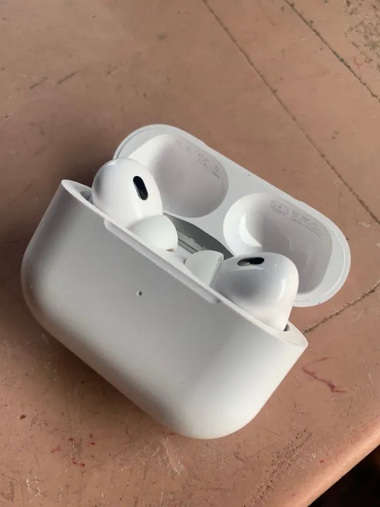 AirPods%20Pro%202nd%20Gen%20TWS%20Wireless%20Earbuds%20High%20Bass%20Bluetooth%20Headphones%20with%20Long%20Battery%20Life%20-%20Image%206