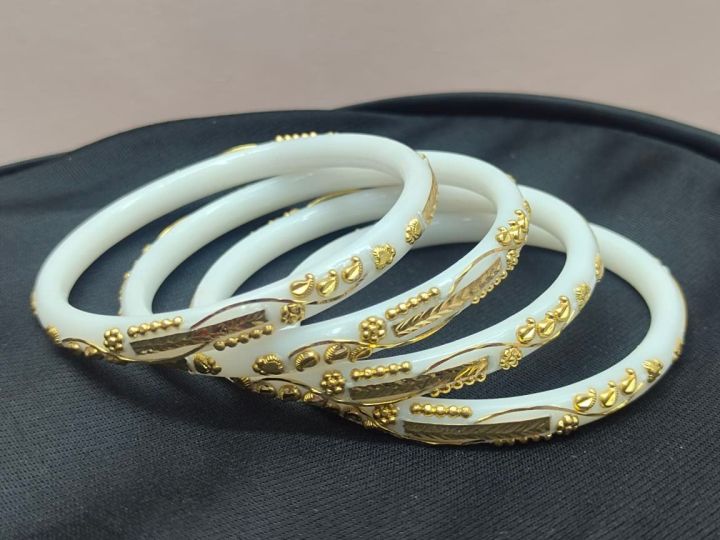 White%20Shakha%20Pola%20Bangles%20for%20Women%204%20Pcs%20Plastic.%20Party%20,%20Wedding%20,%20Anniversary%20,%20Druga%20Puja%20&%20All%20Time%20Use%20Sakha%20Bangles.%20Model:CD160.%20-%20Image%209
