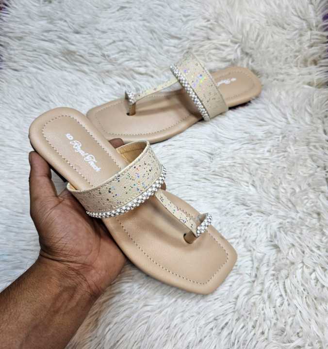 Butterfly%20Flat%20Sandals%20for%20Women%20-%20Trendy%20and%20Durable%20Design%20-%20Image%203