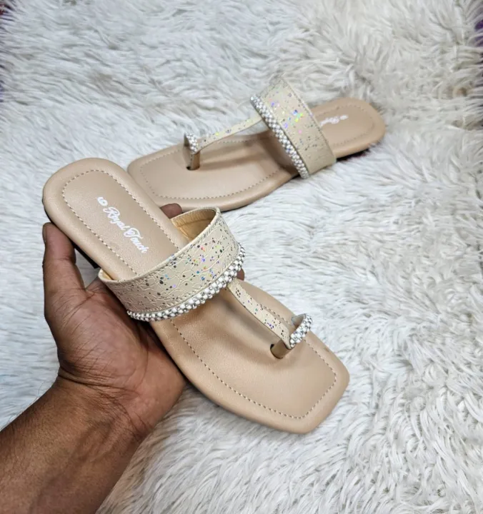 Butterfly%20Flat%20Sandals%20for%20Women%20-%20Trendy%20and%20Durable%20Design%20-%20Image%203