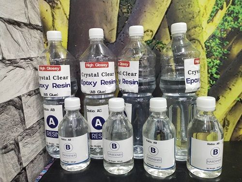 Crystal%20Clear%20Epoxy%20Resin%20With%20Hardener%20Ratio%20-%202:1%20(1%20kg)%20-%20Image%202