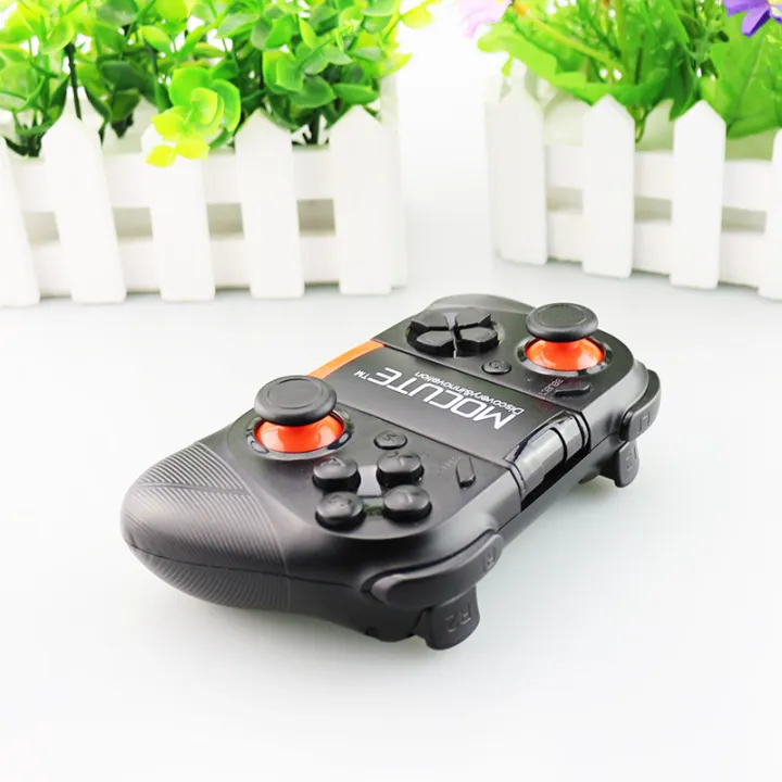 MOCUTE%20050%20VR%20Game%20Pad%20Android%20Joystick%20Controller%20Selfie%20Remote%20Control%20Shutter%20Gamepad%20for%20PC%20Smart%20Phone%20+%20Holder%20-%20Image%203