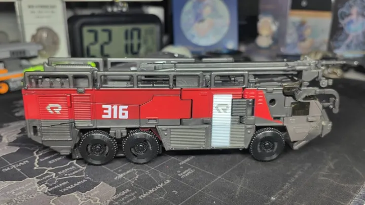 IN%20STOCK%20NEW%20BAIWEI%2018CM%20Transformation%20Toys%20TW-1024%20KO%20SS%20Movie%20Robot%20Beautifully%20Painted%20Anime%20Action%20Figure%20Car%20Model%20Kids%20-%20Image%205