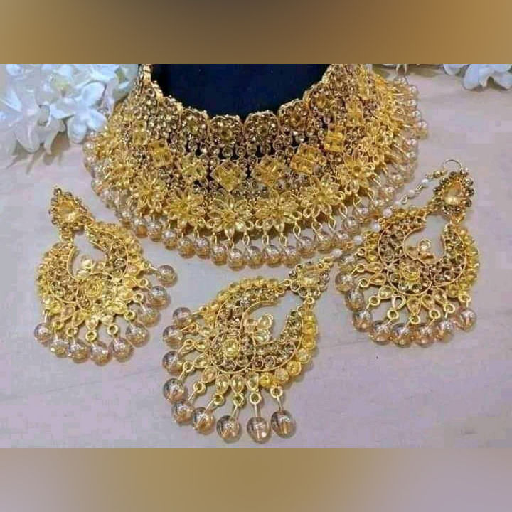 Indian%20Gold-Plated%20Wedding%20Necklace%20Set%20Thai%20Stone%20Choker%20with%20Earrings%20and%20Tikli%20-%20Image%207