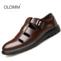 Mens Sandals 2019 Casual Hollow Breathable Middle-aged Shoes Sandals Loafers Zapatos De Hombre Classic Leather Sandals.