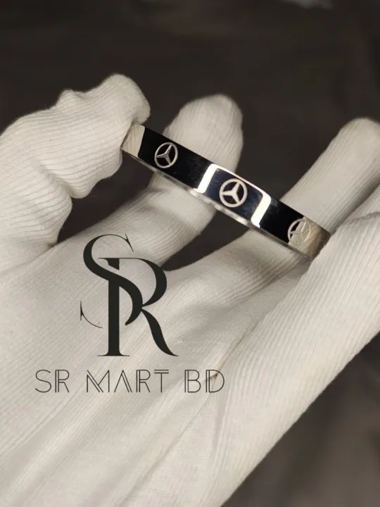 Elegant%20Stainless%20Steel%20Bracelet%20for%20Men%20-%20Fashionable%20High-Quality%20Metal%20Bracelet%20with%20Brand%20Logo%20-%20Image%202