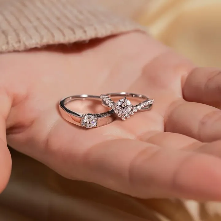 Crowning%20Love,%20Couple%20Rings,%20Four%20Prongs,%201%20Carat%20Zircon%20Diamond%20Rings,%20Pair%20of%20Wedding%20Rings%20for%20Men%20and%20Women,%20Crown%20Open%20Pair%20Rings%20-%20Image%204