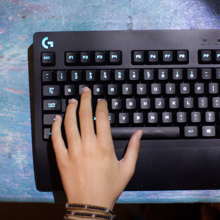Logitech%20G213%20Prodigy%20Gaming%20Keyboard,%20RGB%20Backlit,%20Black%20-%20Image%207