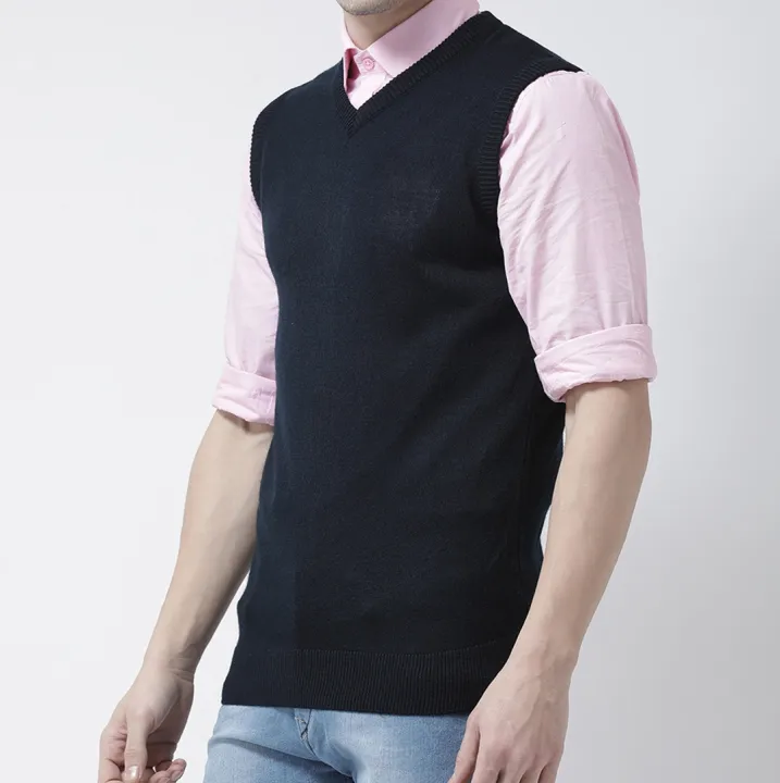 Men's%20Fashionable%20sleeveless%20sweater%20.%20-%20Image%203