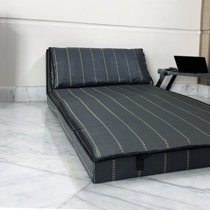 RELAX%20FLOOR%20MATTRESS%20-ELEGANT%20BLACK%20PREMIUM%20SLEEPING%20MAT%20WITH%20PADDED%20TOPPER%20-%20Image%202