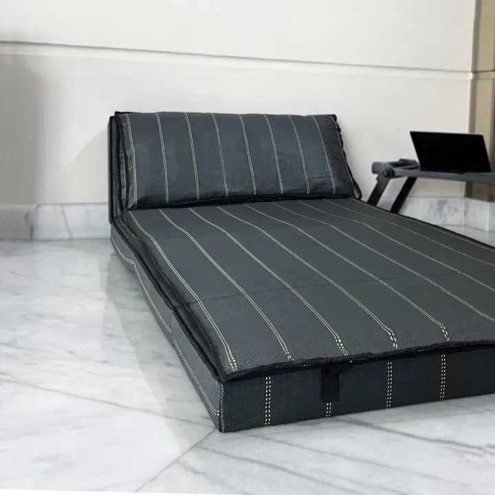 RELAX%20FLOOR%20MATTRESS%20-ELEGANT%20BLACK%20PREMIUM%20SLEEPING%20MAT%20WITH%20PADDED%20TOPPER%20-%20Image%202