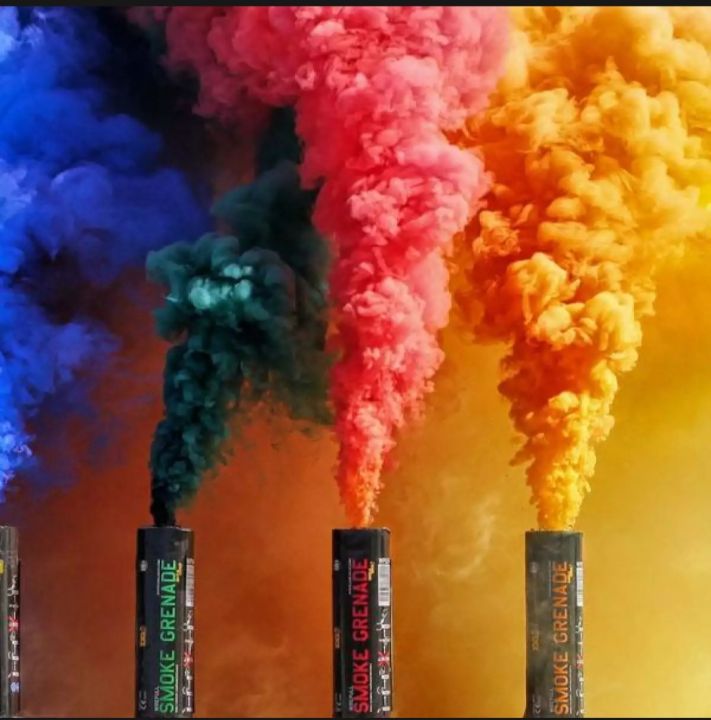 Colour%20smoke-1pc/smoke%20colour%20for%20party%20and%20photoshoot%20-%20Image%202