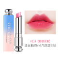 Gradient Lipstick Moisturizing and Nourishing New Color Changing Long Lasting Waterproof Lipstick Cosmetics One Piece.