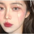 Xiaohongshu Miss Lara highlighter blush is a plate of delicate powder, not easy to fly powder, and a plate is multi-purpose.