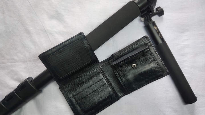 Sandalia%20Men%E2%80%99s%20Classic%20Genuine%20Leather%20Wallet%20%E2%80%93%20Premium%20Bi-Fold%20Purse%20-%20Image%207