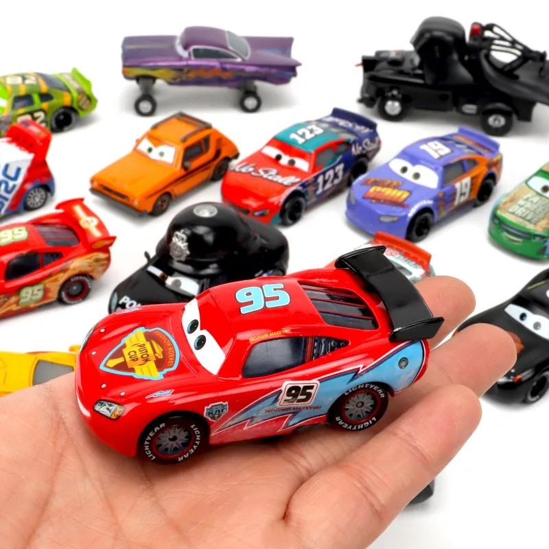 Coche Diecast De Pixar Cars 3 – Hudson Fabuloso, Modelo 1:55 De Aleación De Metal, Juguete Coleccionable
