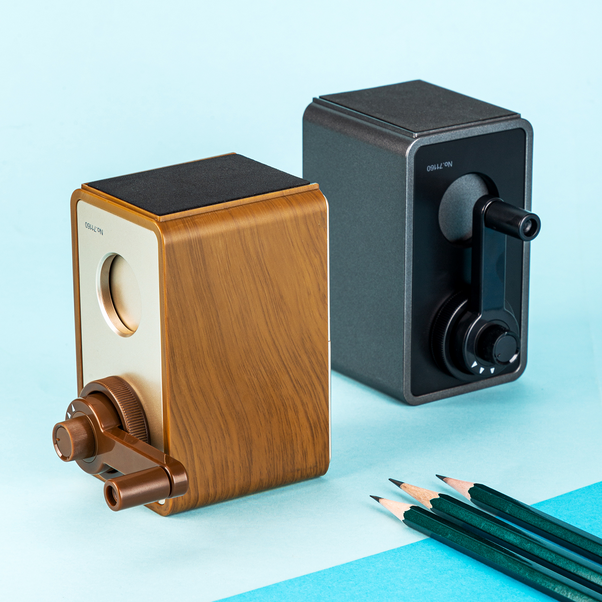 Deli%20E71160%20Retro%20Speaker%20Styling%20Rotary%20Pencil%20Sharpener%20-%20Image%203