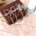 New Retro Fashion Red And White Flower Butterfly Tassel One Word Hair Clip Elegant Accessories For Women.