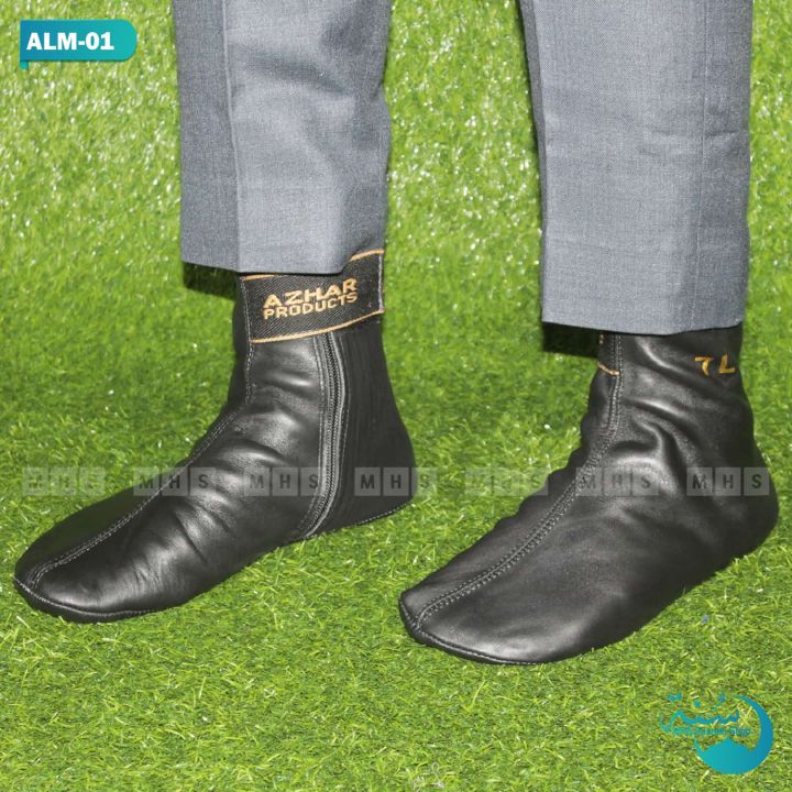 Black%20Color%20Azhar%20Leather%20Zipper%20Socks%20For%20Men%20And%20Women%20%7C%7C%20Roop%20Fashion%20Unisex%20Leather%20Winter%20Socks%20%7C%7C%20%20Zipper%20Soft%20Halaal%20Leather%20Socks%20-%20Image%205